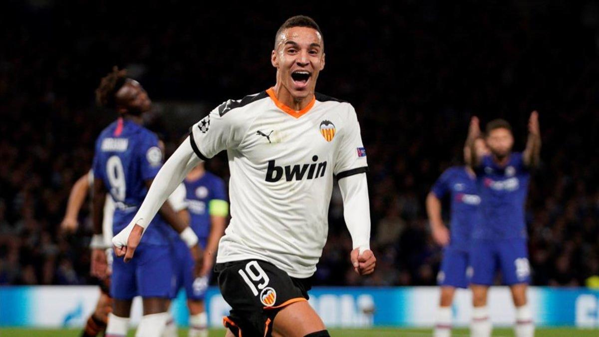 Rodrigo anotó el gol del triunfo en Stamford Bridge
