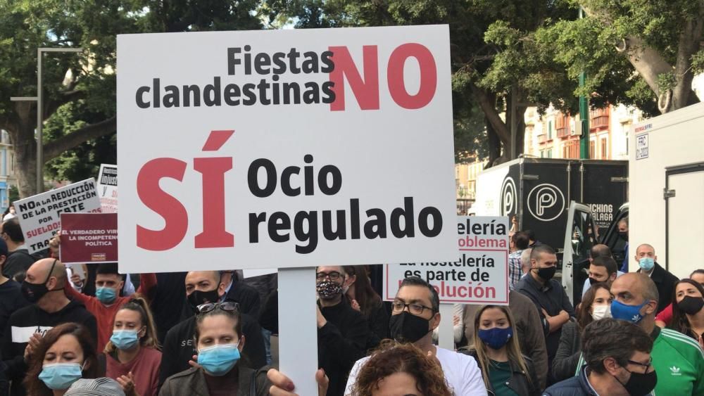 Protesta de la hostelería malagueña por las nuevas restricciones 'Sin ayudas nos arruinan"