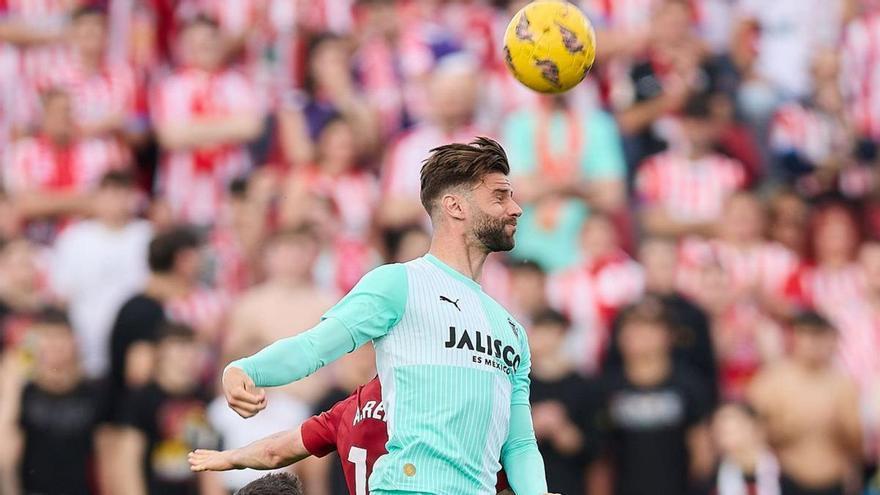 Mario González pasa al ataque: novedades en el once de Sporting ante el Cartagena