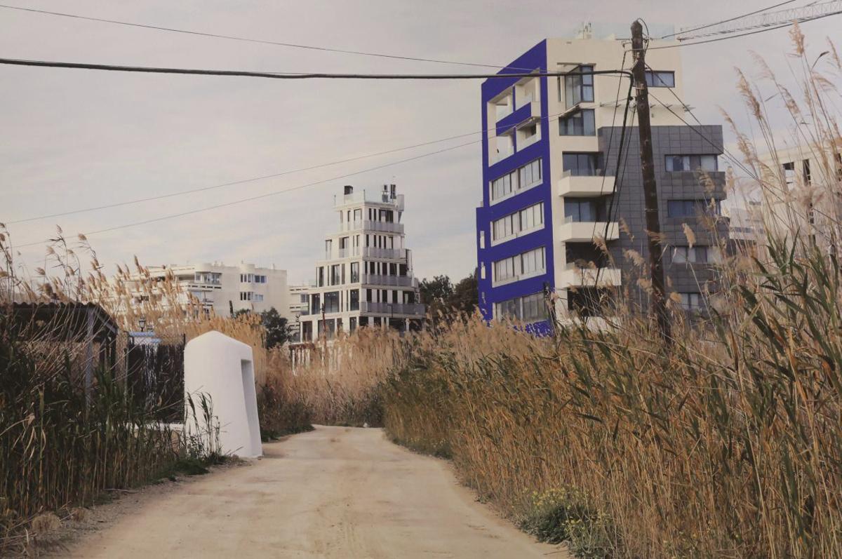 Algunas de las imágenes que forman parte de la muestra ‘Temps i Feixes. Un espai natural i el somni de l’oblit’. | J.A. RIERA / DANIEL CASTILLA