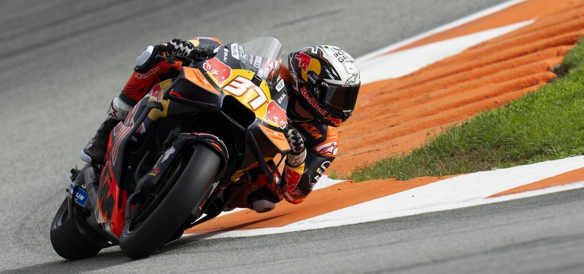 Pedro Acosta (KTM) ha sido, hoy, el mejor en el primer día del GP de Valencia.