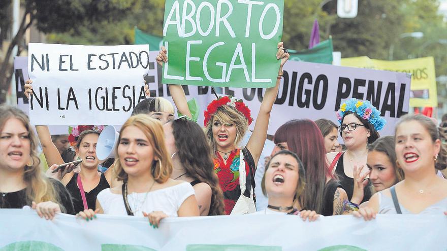 Sanitat deriva abortos a la privada aunque solo hay un médico objetor en Castellón
