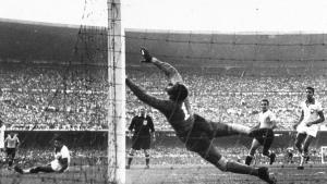 Moacyr Barbosa, portero de Brasil, durante la final contra Uruguay del Mundial 1950.