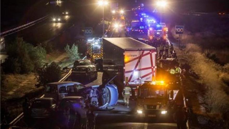 Cinco muertos y 10 heridos en un accidente múltiple en Murcia