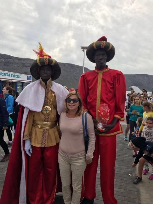 Los Reyes Magos reparten ilusión en La Graciosa