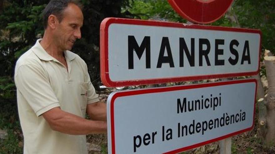 Manresa instal·la rètols per la independència a tres entrades