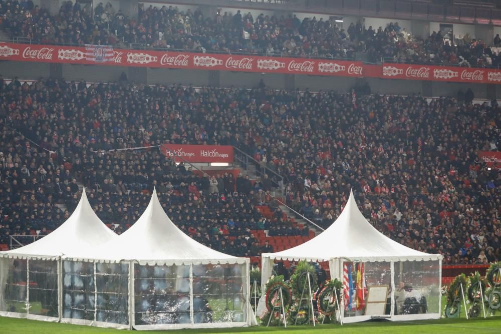 Miles de personas despiden a Quini en un abarrotado estadio de El Molinón