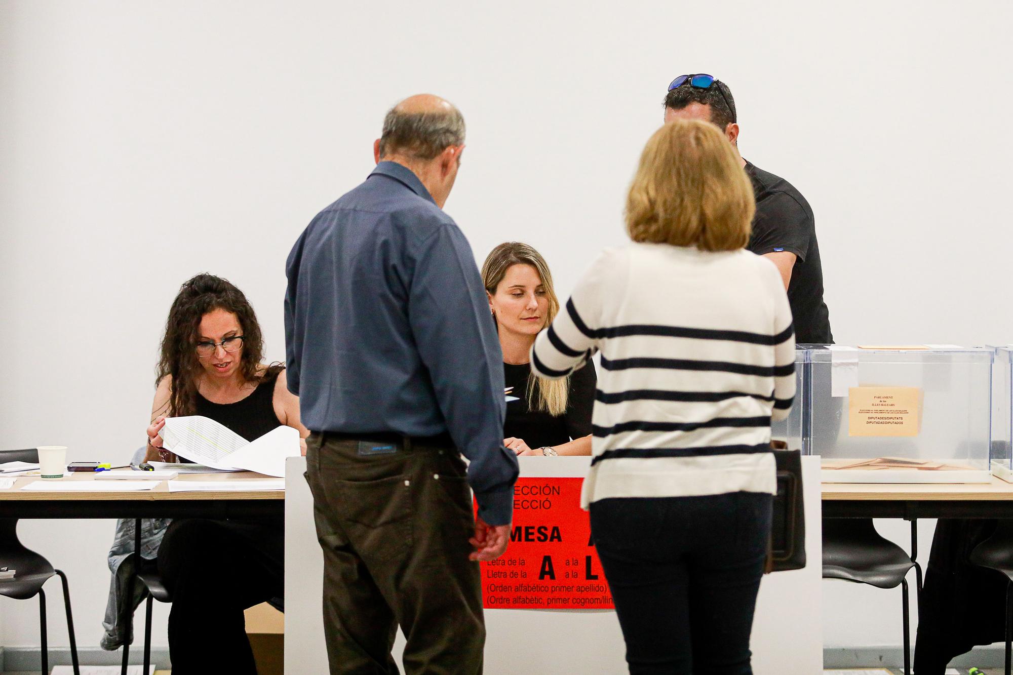 Todas las imágenes de la jornada de elecciones en Ibiza y Formentera