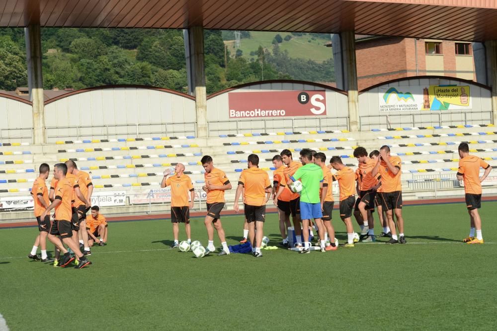 Primer entrenamiento del Caudal Deportivo de Mieres