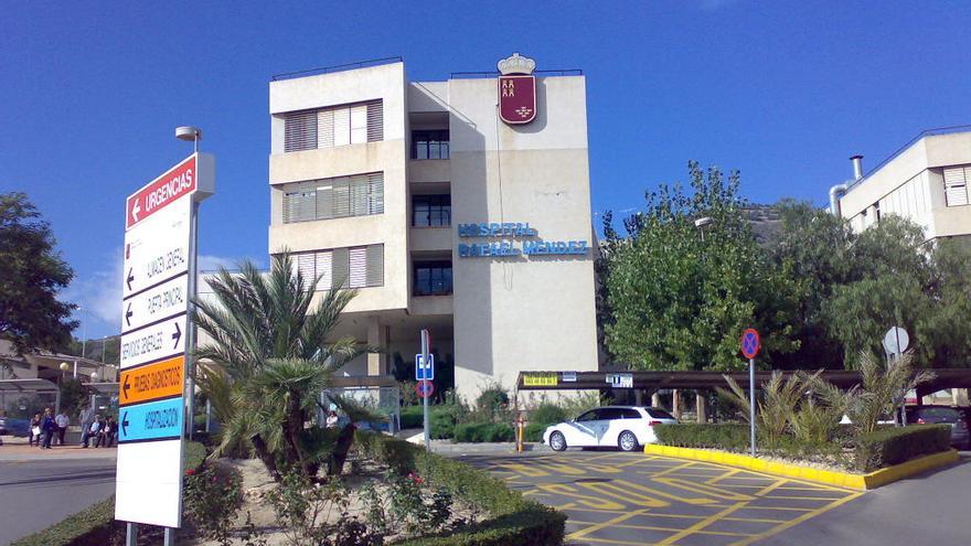 Muere un joven de 28 años al chocar su coche con un camión en Lorca