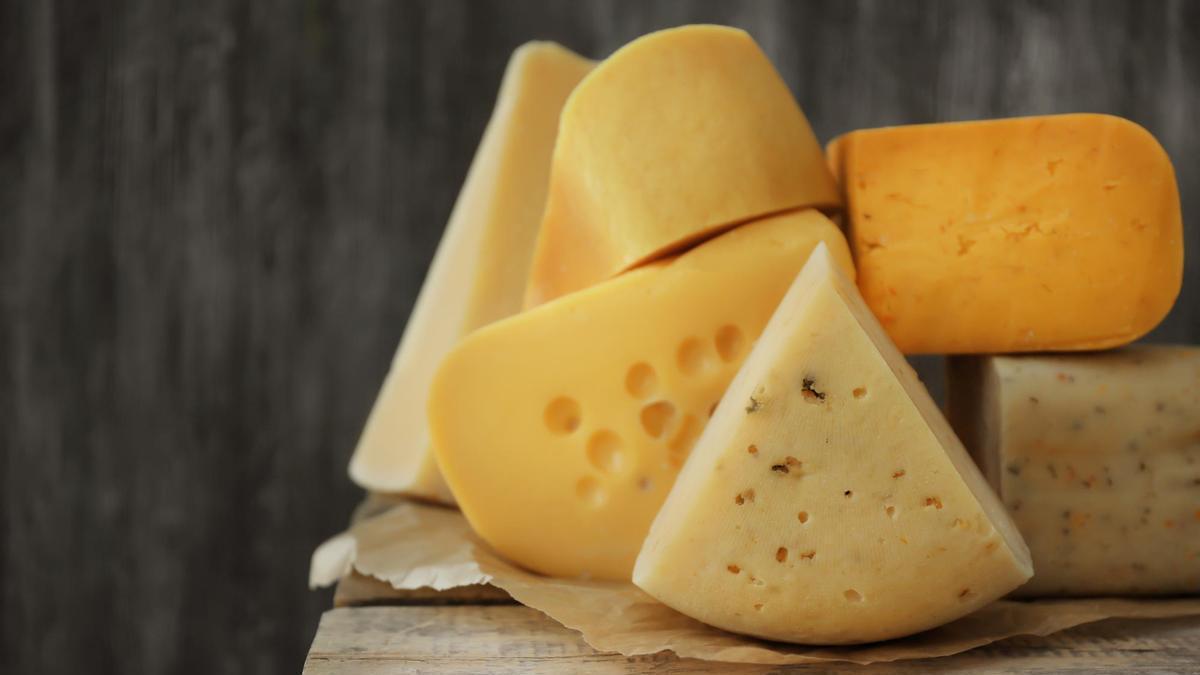 Alerta sanitaria: posible presencia de listeria en varios quesos frescos de vaca