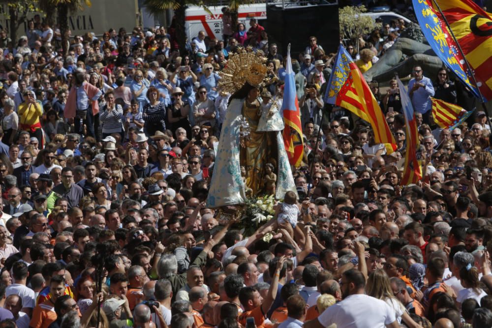 Día de la Virgen de los Desamparados: Traslado de la Mare de Déu