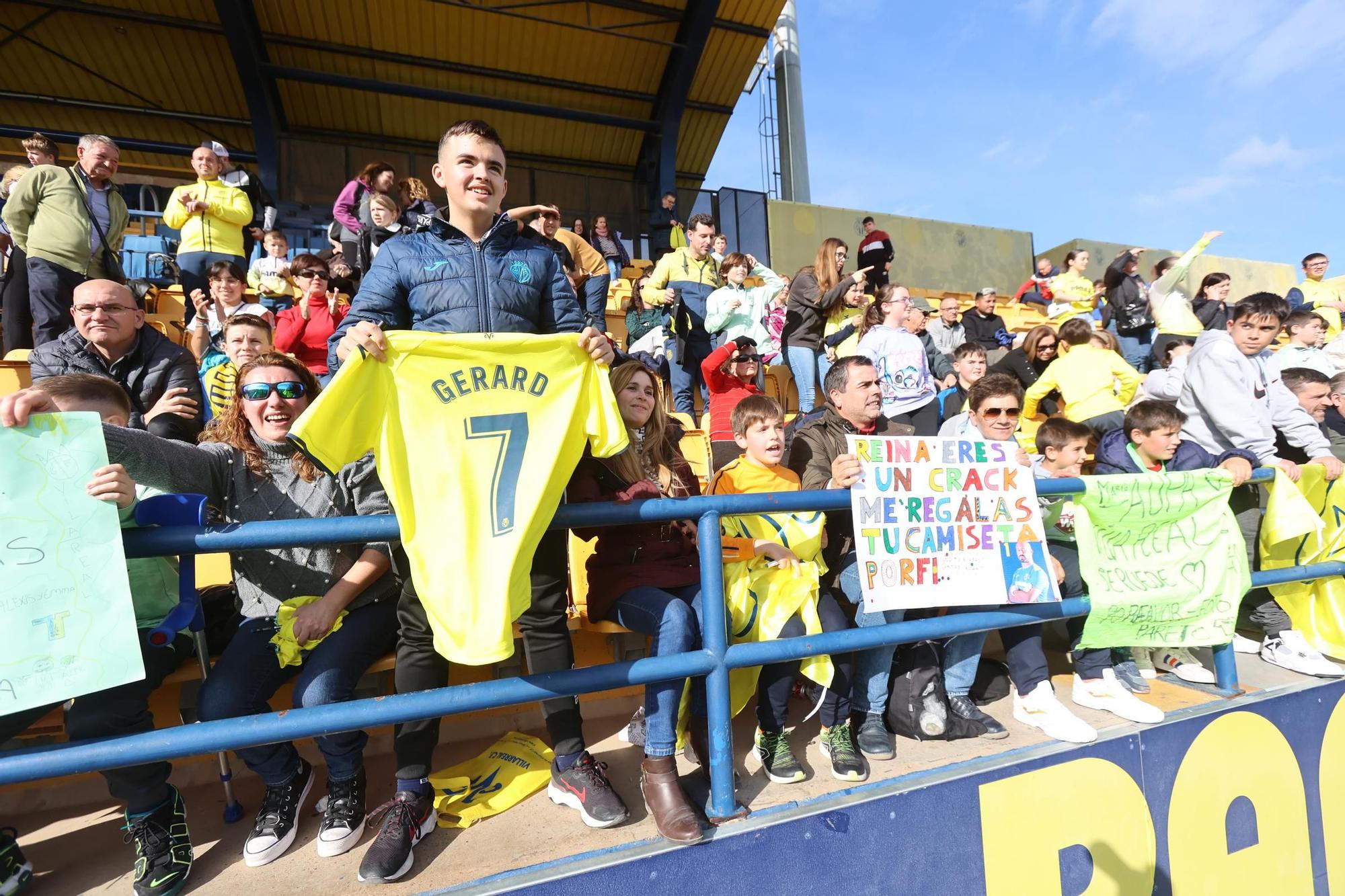 Así ha sido el entrenamiento navideño del Villarreal a puerta abiertas