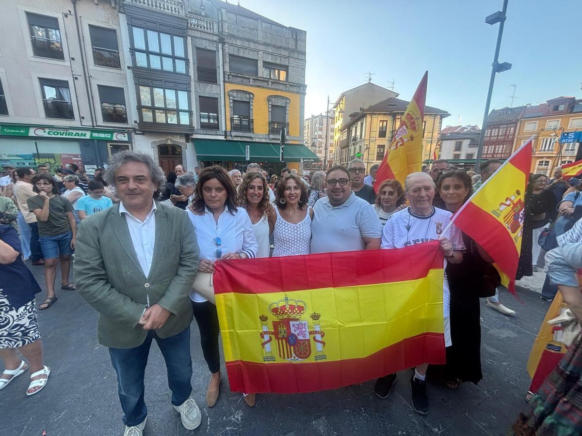 Así fue la concentración de apoyo a Ceuta en Pola de Siero