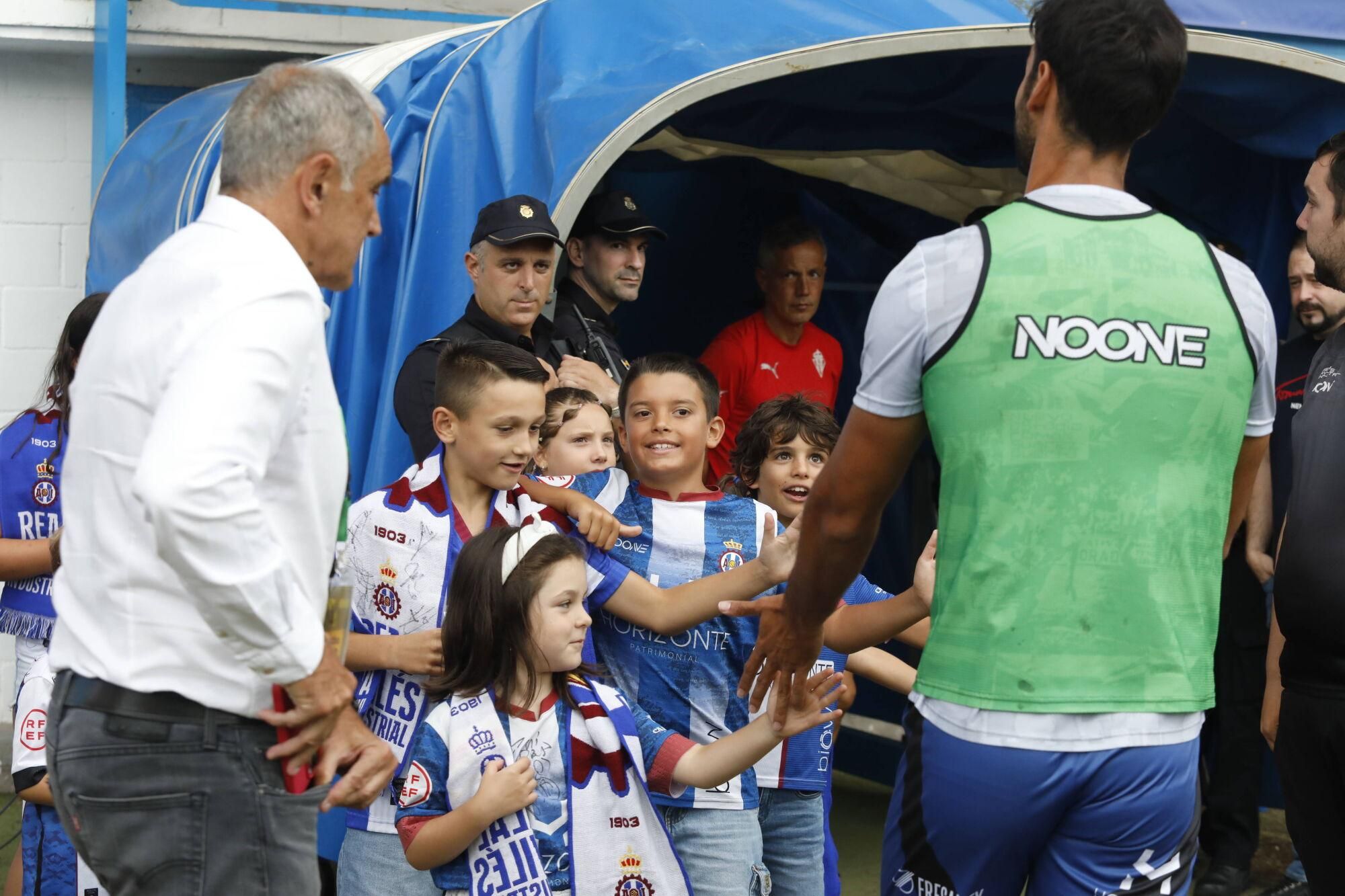 EN IMÁGENES: Partido amistoso entre Real Avilés y Real Sporting
