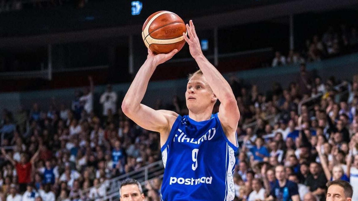Salin, lanzando desde la línea de 6'75