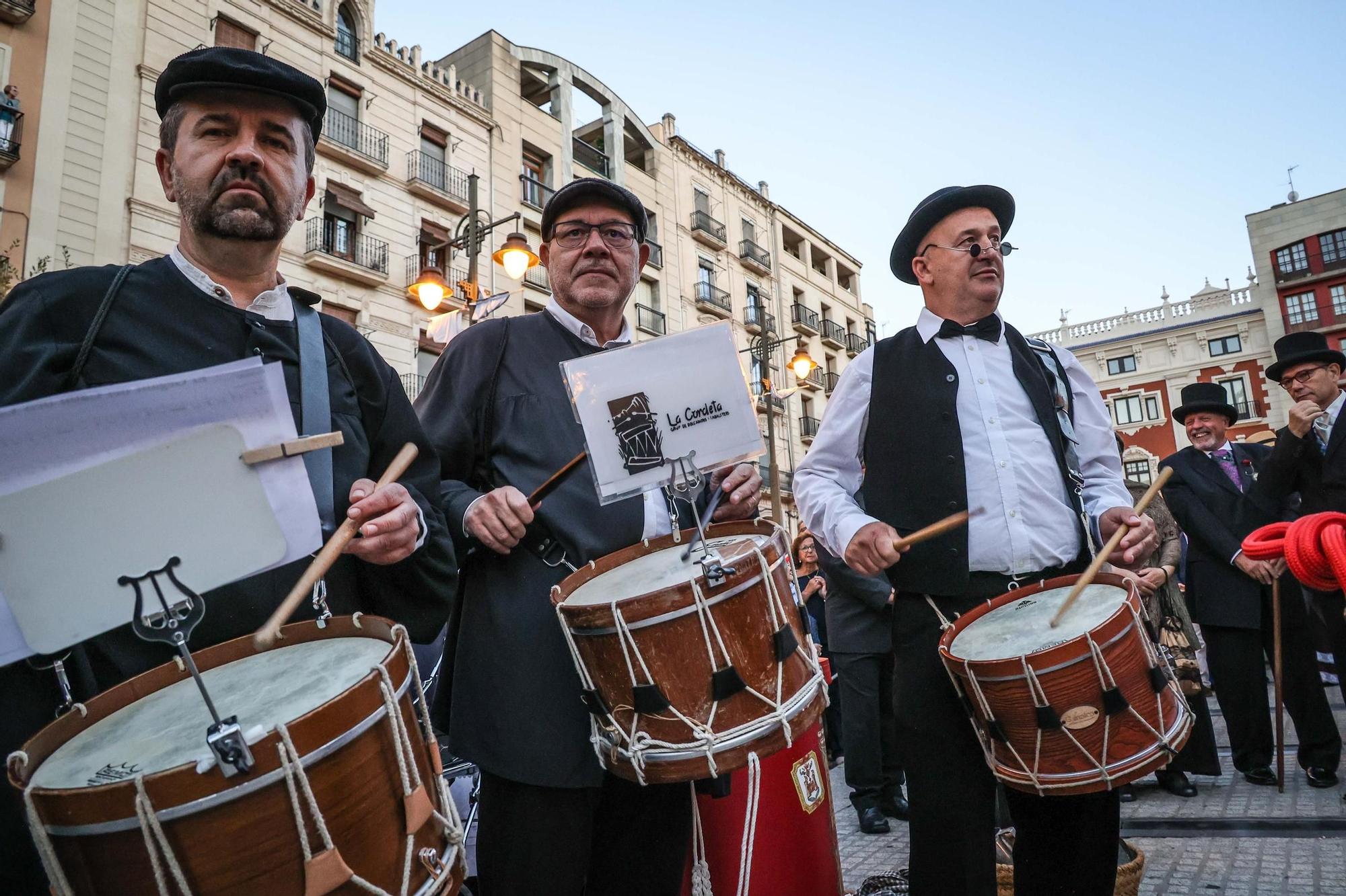 Inicio de la Feria Modernista de Alcoy 2025