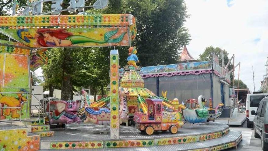 Atracciones en la calle Alameda. // R. Vázquez