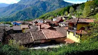 Música, paella y tradición en las fiestas de Campiellos, en Sobrescobio