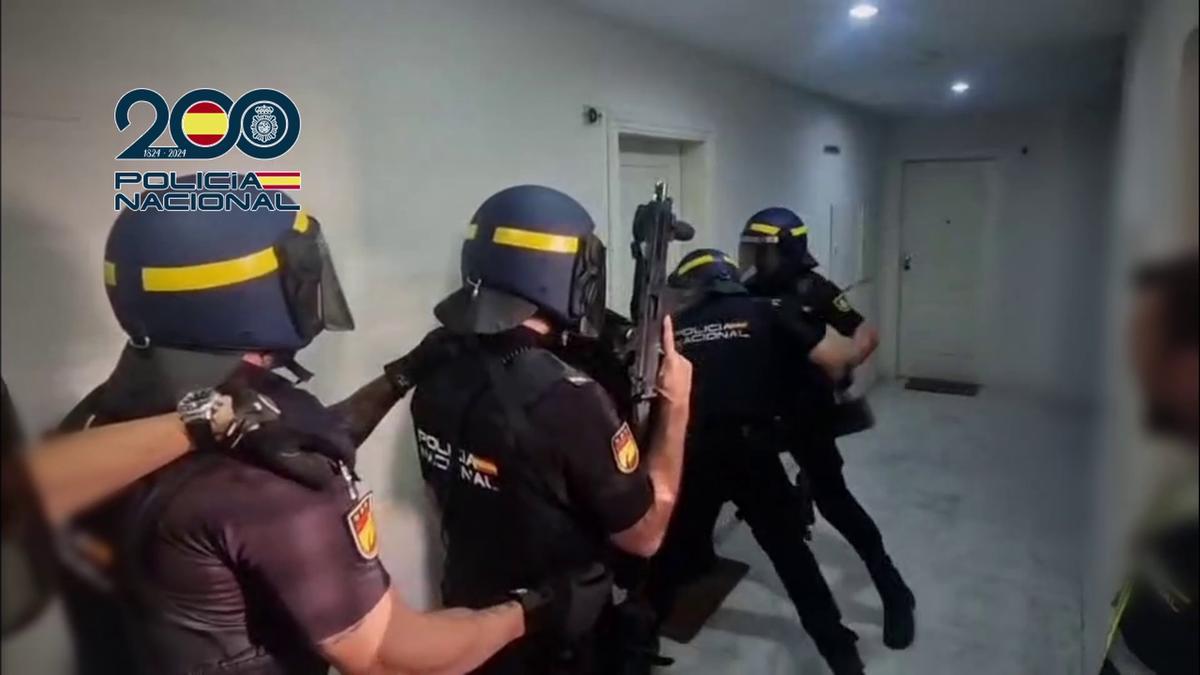 Golpe policial en la "zona guiri" de Benidorm: seis detenidos y dos puntos de venta de drogas desmantelados