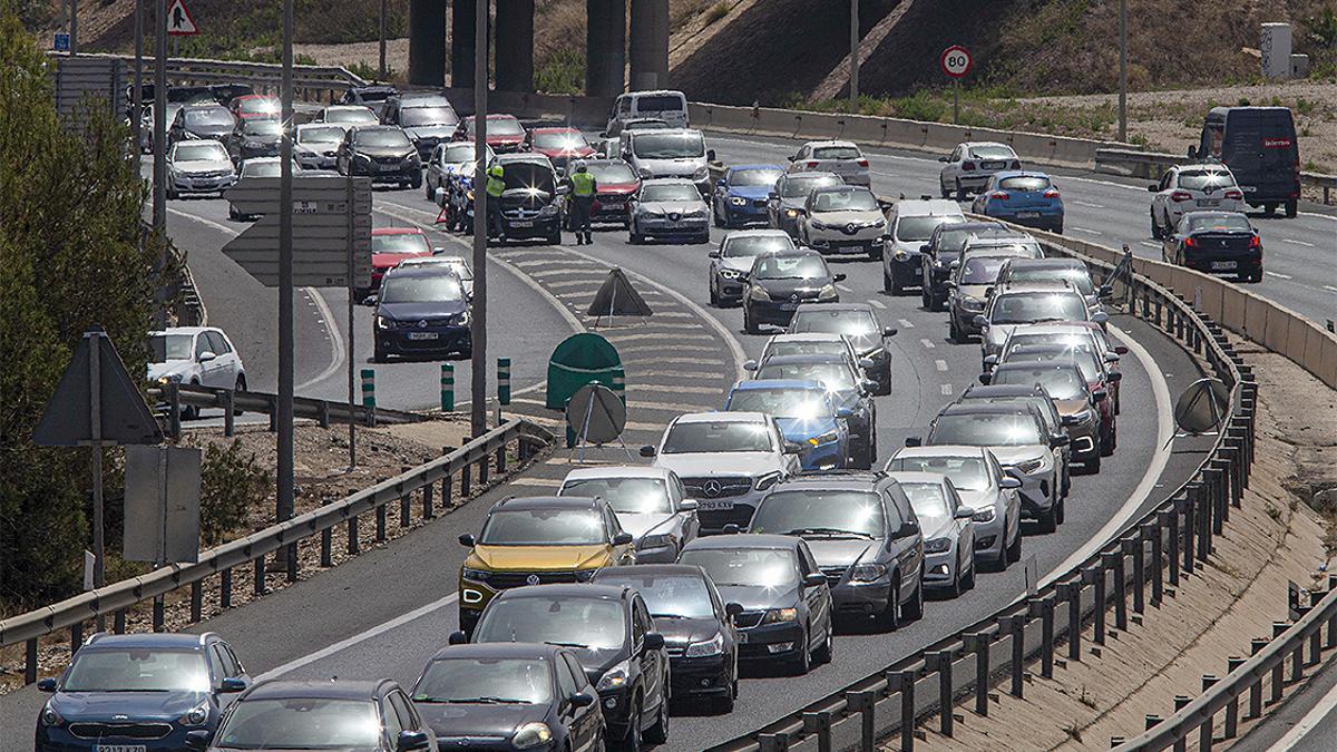 Una retención a la altura del Nudo de Espinardo.