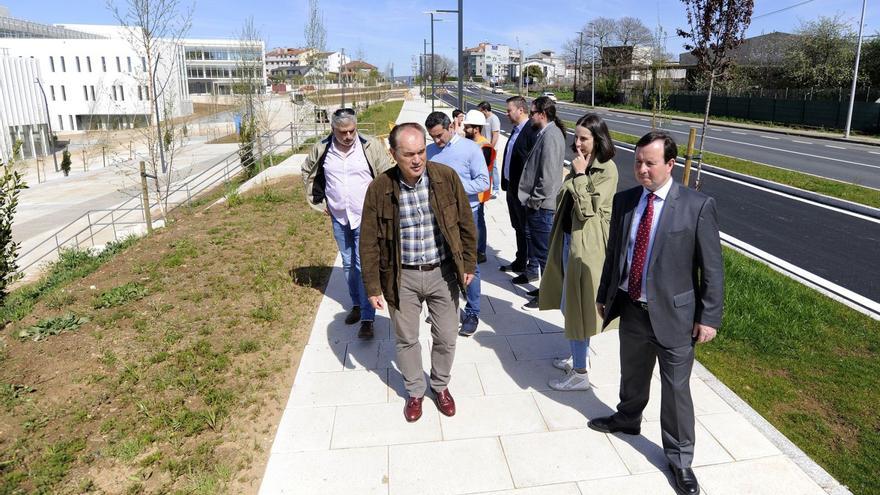 Lalín quiere aumentar los aparcamientos del CIS y construir una rotonda en el desvío a Moneixas