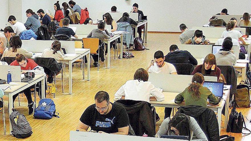 Alumnos gallegos pagan hasta 2.000 euros por que les hagan el trabajo de fin de grado