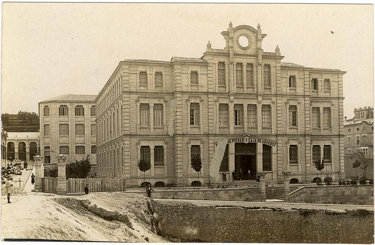 Construcción de la sede de la caja de Alcoy en 1909