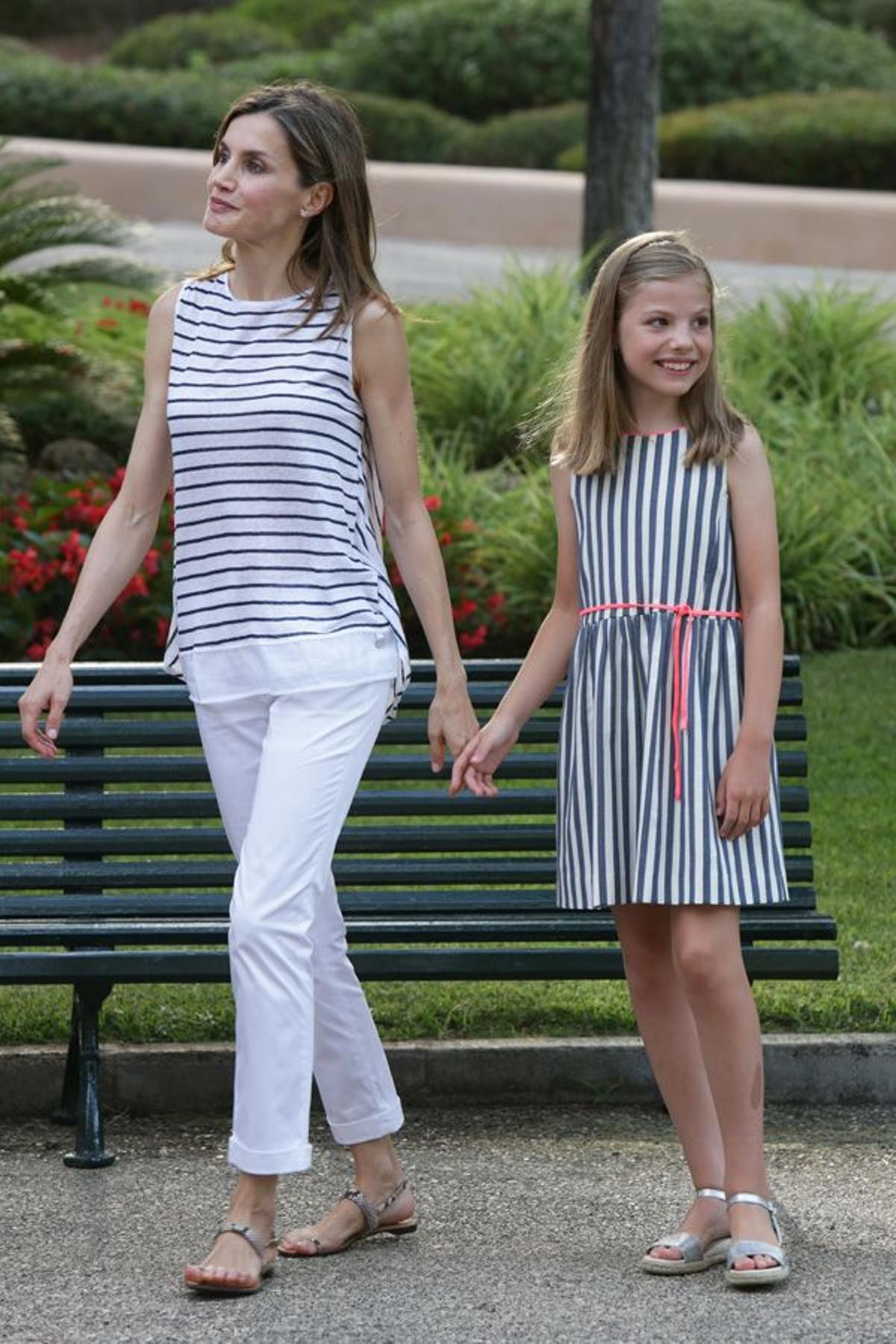 Letizia Ortiz junto a la Infanta Sofía