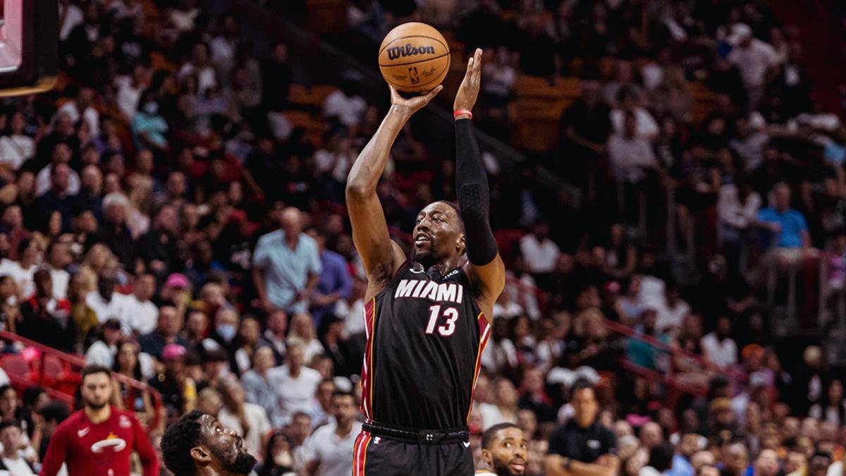 Bam Adebayo comandó la remontada de los Heat ante los Suns