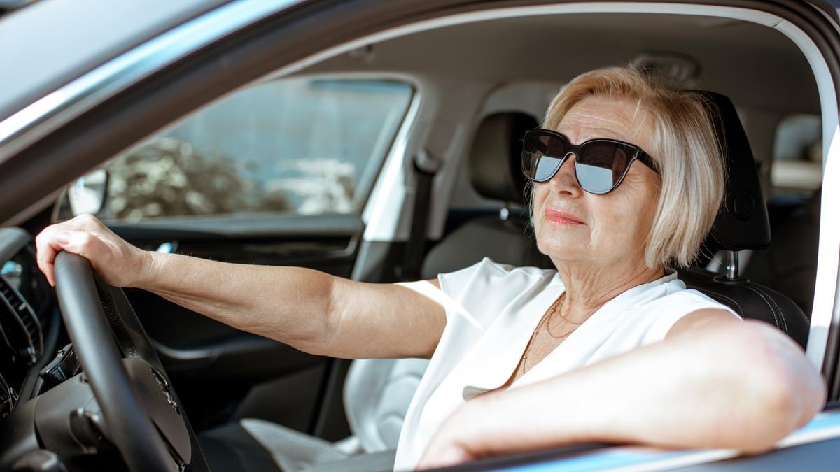 La renovación del carnet de conducir se pone más difícil para los mayores de 65 años