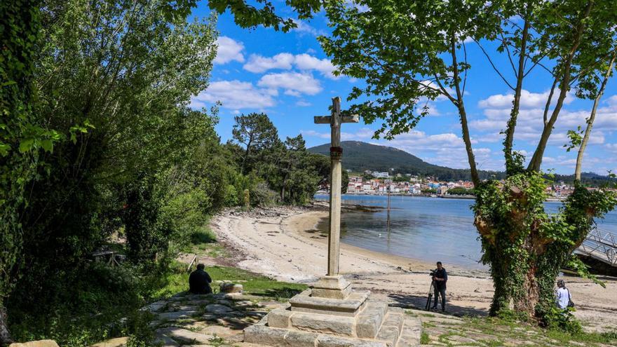 Cruceiro que protege la isla de Cortegada en medio de la ría de Arousa. | Iñaki Abella