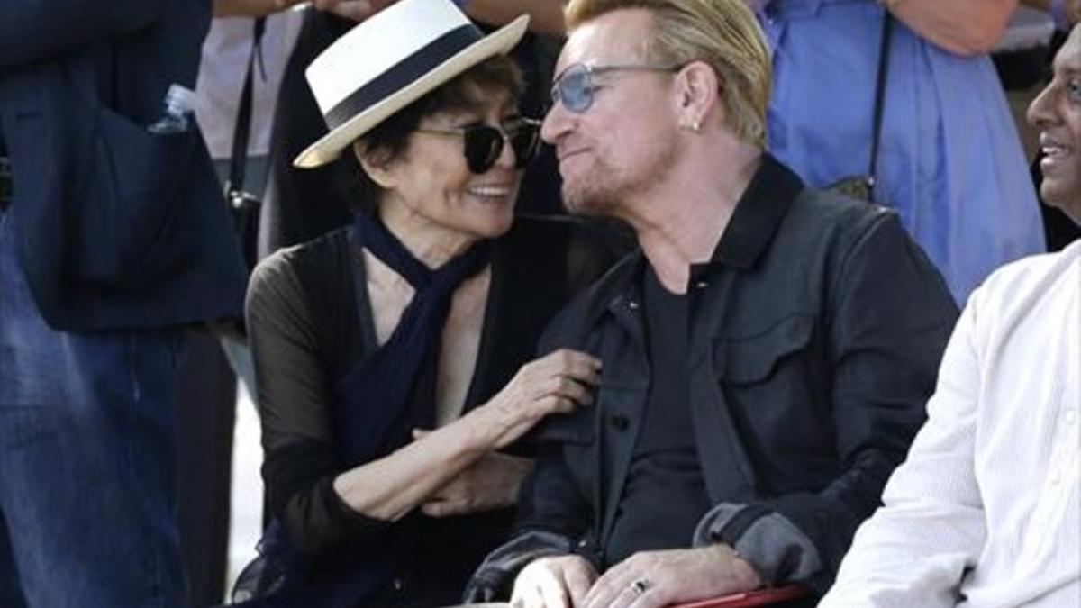 Yoko Ono y Bono recuerdan a John Lennon_MEDIA_1