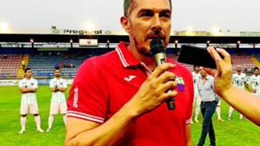 Juan Marrero ENTRENADOR DEL EXTREMADURA UD : &quot;Debemos afrontar el &#039;play off&#039; sin presiones, pero con optimismo e ilusión&quot;