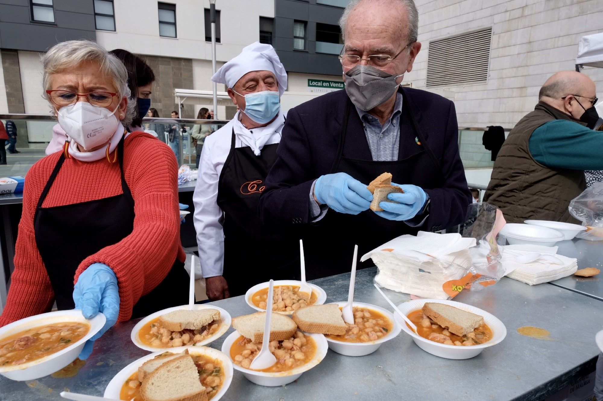 Tradicional potaje carnavalero en El Perchel: la gran previa gastronómica