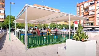 Doce parques infantiles de Sevilla tendrán sombra por medio millón de euros