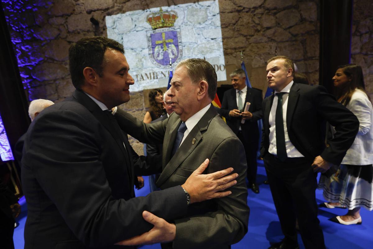 Oviedo reconoce los méritos deportivos, sociales y económicos con sus máximas distinciones