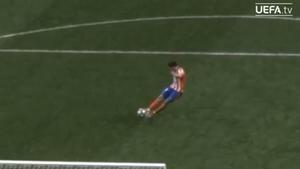 La UEFA publica el vídeo del doble toque de Julián Álvarez