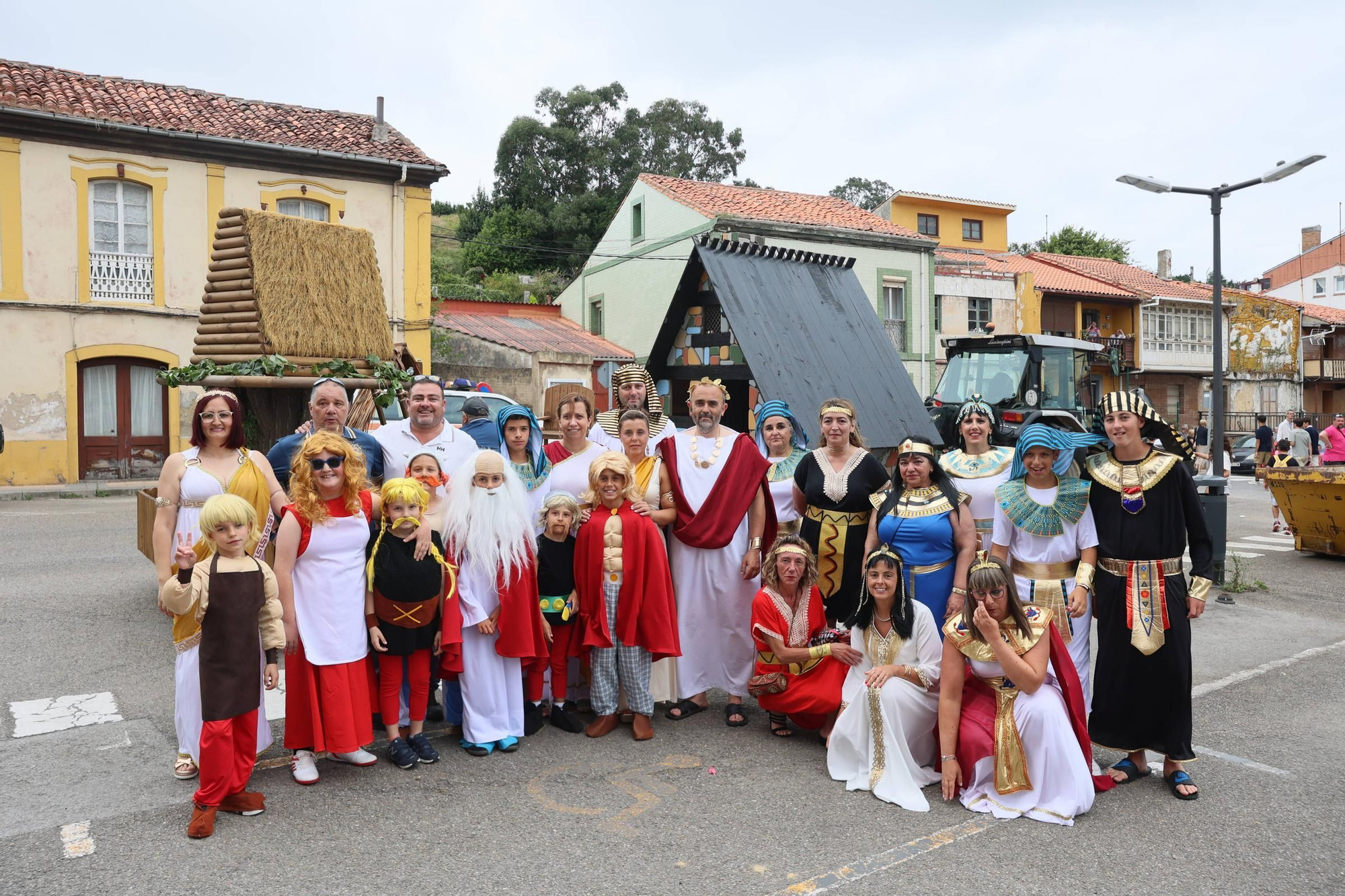 EN IMÁGENES: El desfile de carrozas del Carmen de Luanco