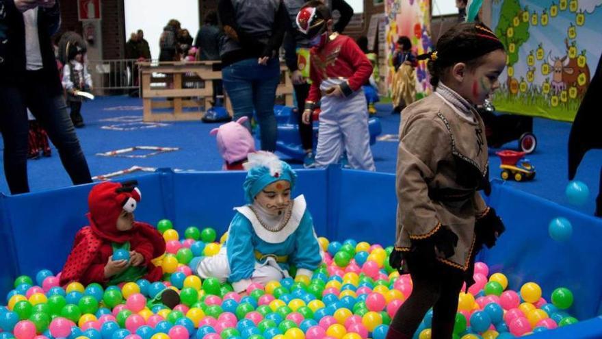 Los más pequeños celebran el Carnaval con juegos y talleres