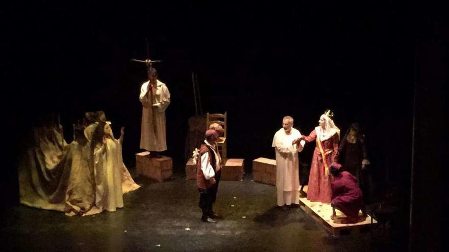 &quot;Komo Teatro&quot; revive el Consejo de Salamanca en el escenario del Latorre