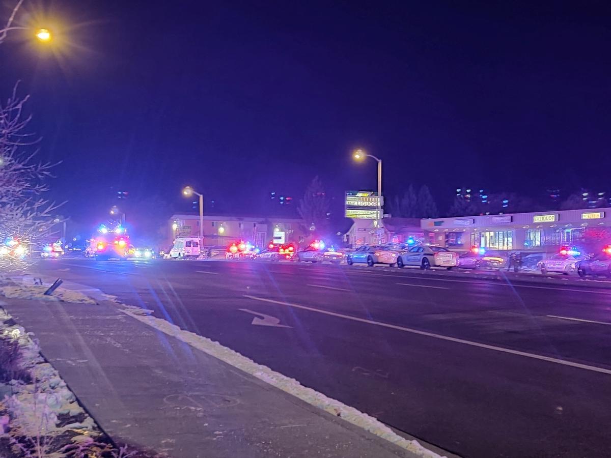 Almenys 5 morts i 18 ferits per un tiroteig en un club LGTBI de Colorado