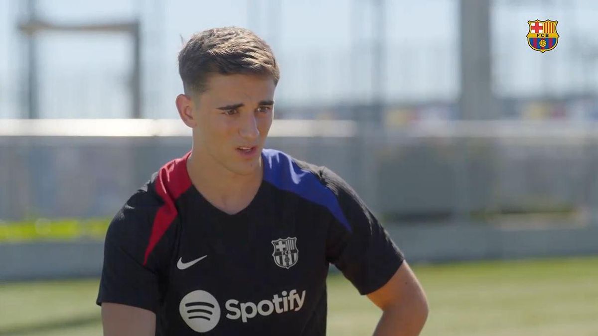 برشلونة يسعى لتسجيل داني أولمو وباو فيكتور وتجديد عقود جافي وبيدري في يناير