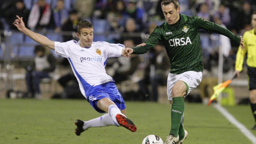 Un trance del partido entre el Betis y el Zaragoza.