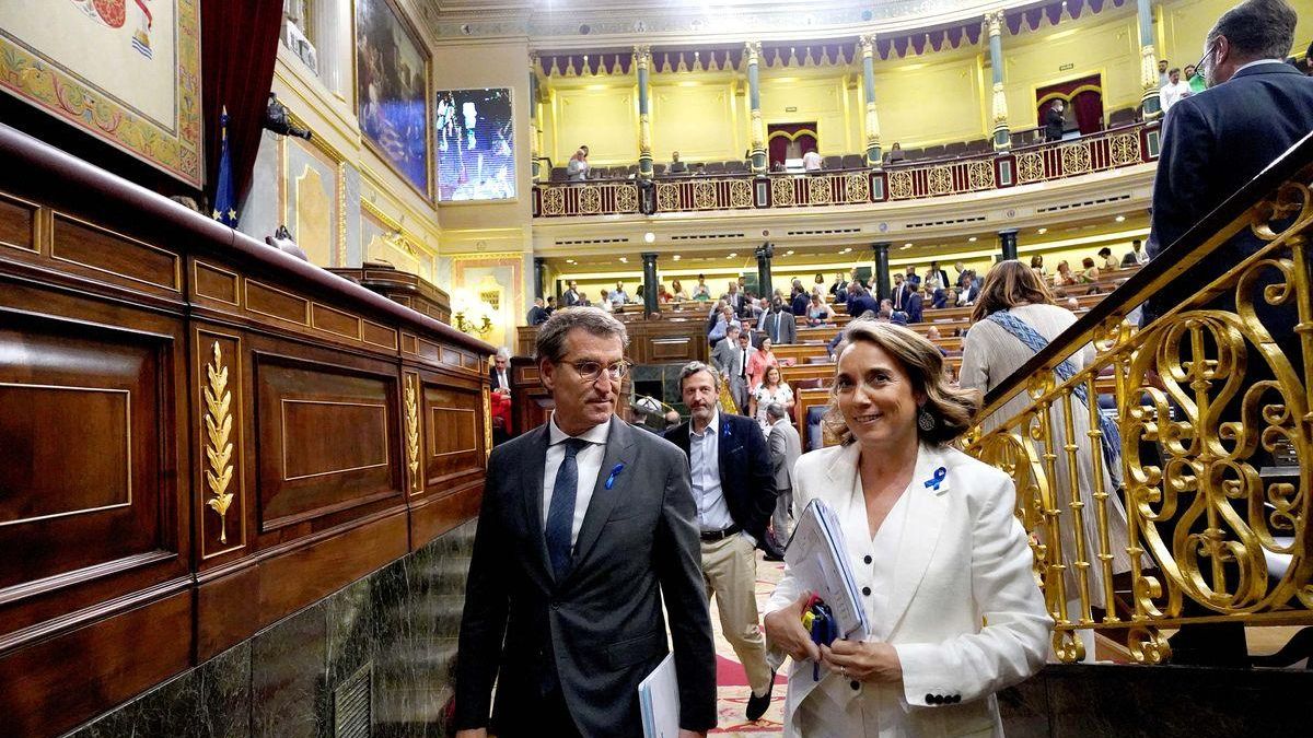 Alberto Núñez Feijóo y Cuca Gamarra, en el Congreso, el pasado martes, la primera jornada del debate sobre el estado de la nación.