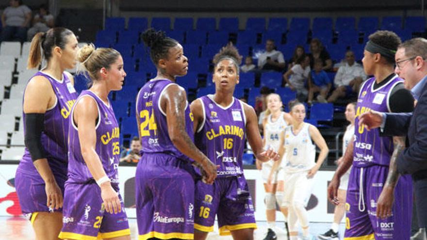 Las jugadoras del Clarinos, durante un encuentro de esta temporada.