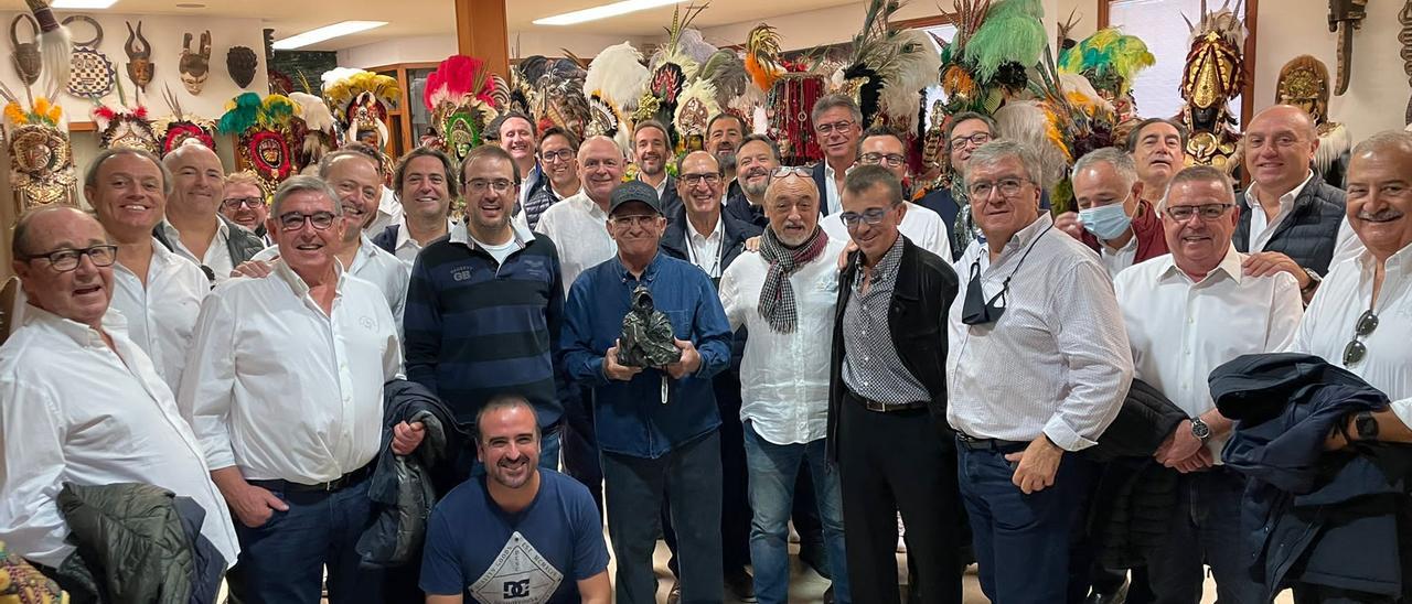 La representación de los Moros d&#039;Alqueria homenajeó a Ximo Pascual.