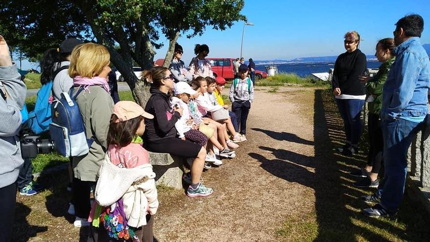 Participantes en la ruta que se desarrolla esta mañana en Punta Moreiras.