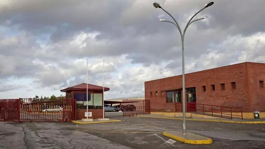 Un preso de la cárcel de Morón, en Sevilla, agrede sexualmente y da una paliza a una psicóloga del centro