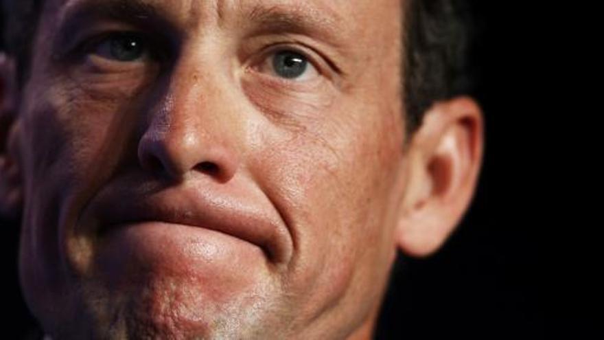 Lance Armstrong, acusado de dopaje.